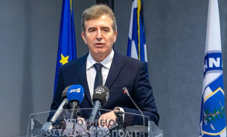 Ο Χρυσοχοΐδης "σπάει" την ΕΛ.ΑΣ. και φτιάχνει ελληνικό FBI για να χτυπήσει Greek Mafia και εσωτερική διαφθορά 2 Ο Χρυσοχοΐδης "σπάει" την ΕΛ.ΑΣ. και φτιάχνει ελληνικό FBI για να χτυπήσει Greek Mafia και εσωτερική διαφθορά 1