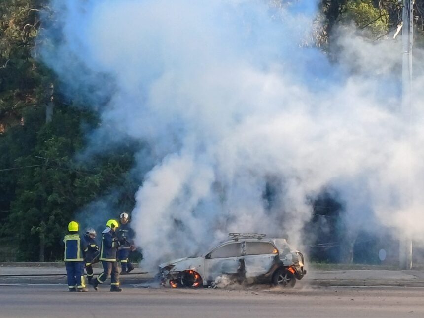Τυλίχτηκε στις φλόγες ΙΧ στο Δαφνί 1