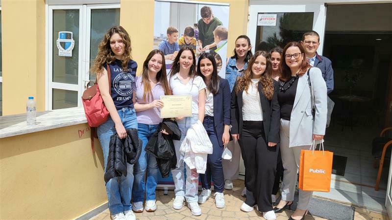 Η δημοσιογραφική ομάδα των Εκπαιδευτηρίων Νέα Παιδεία διέπρεψε στον Πανελλήνιο Μαθητικό Διαγωνισμό Σχολικής Εφημερίδας 6 Η δημοσιογραφική ομάδα των Εκπαιδευτηρίων Νέα Παιδεία διέπρεψε στον Πανελλήνιο Μαθητικό Διαγωνισμό Σχολικής Εφημερίδας 5