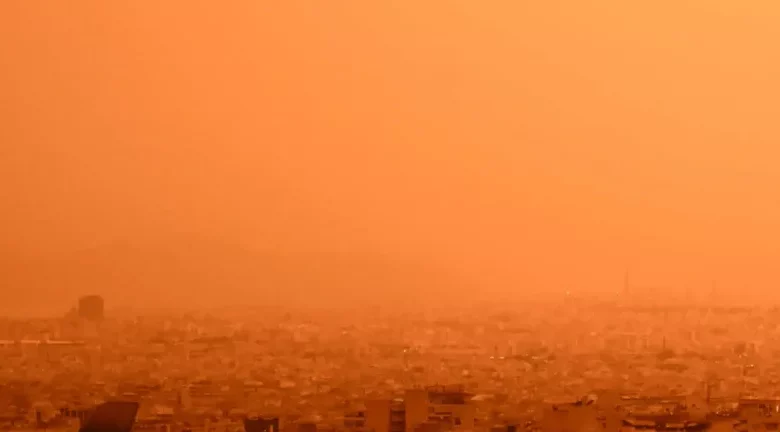 DW: Γιατί έρχεται αφρικανική σκόνη από τη Σαχάρα στην Ευρώπη; 2 DW: Γιατί έρχεται αφρικανική σκόνη από τη Σαχάρα στην Ευρώπη; 1
