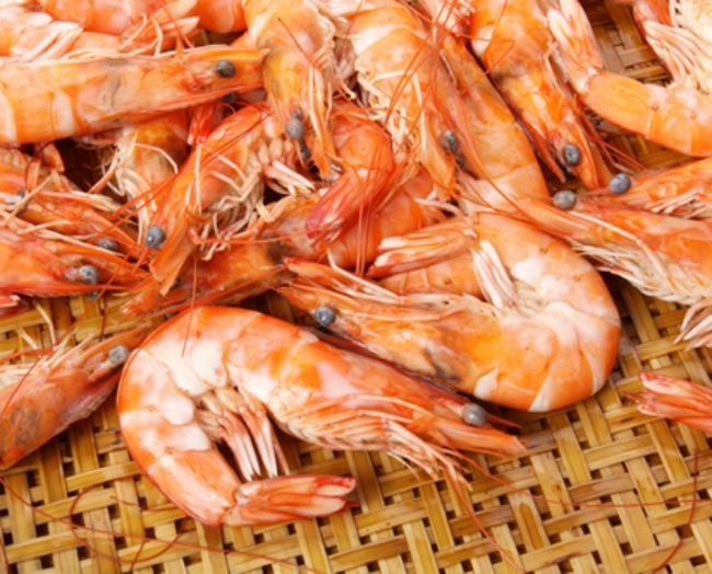 Σκλαβενίτης: Πρόστιμο σε υποκατάστημα για πώληση χύμα αποψυγμένων γαρίδων 1