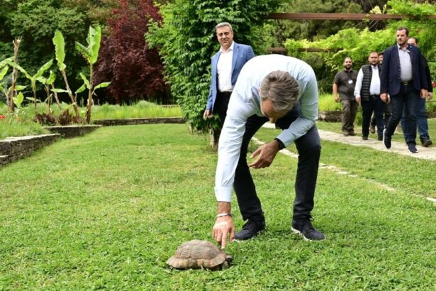 Η χαλαρωτική επίσκεψη του Κυριάκου Μητσοτάκη στον Διομήδειο Κήπο 55