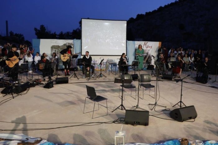 Εντυπωσιακή η συναυλία μαθητών για τον Μίμη Πλέσσα 4 Εντυπωσιακή η συναυλία μαθητών για τον Μίμη Πλέσσα 3