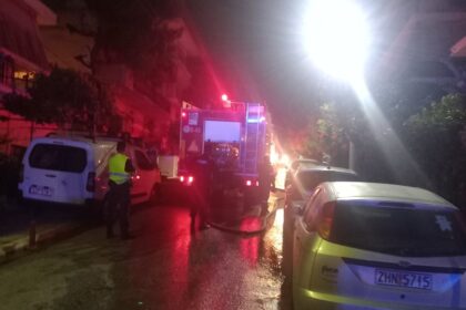 Έκαψαν βαν τη νύχτα στο Περιστέρι 59
