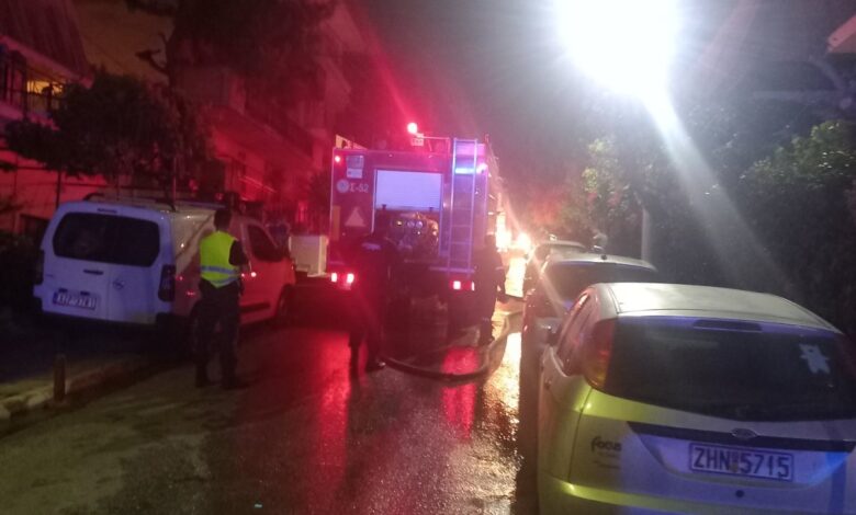 Μεγάλη κινητοποίηση της Πυροσβεστικής για πυρκαγιά σε σπίτι στο Χαϊδάρι 2 Μεγάλη κινητοποίηση της Πυροσβεστικής για πυρκαγιά σε σπίτι στο Χαϊδάρι 1