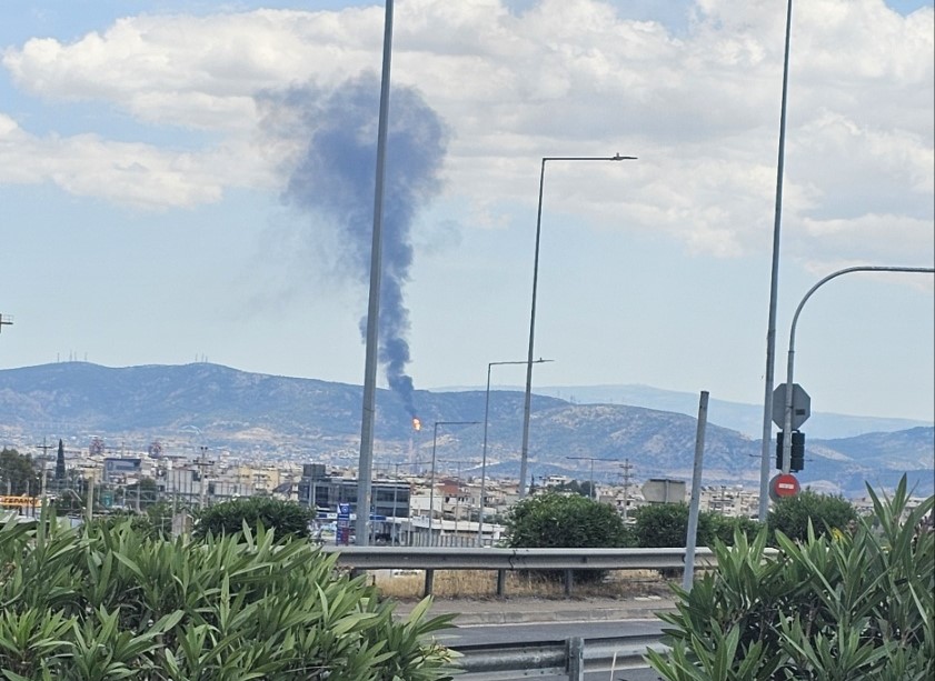 Ο μαύρος καπνός κάλυψε πάλι τον ορίζοντά μας 4 Ο μαύρος καπνός κάλυψε πάλι τον ορίζοντά μας 3