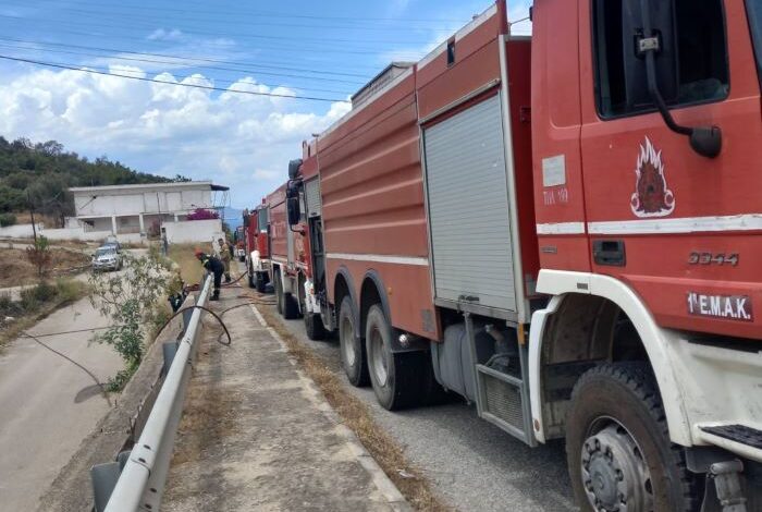 Φωτιά σε επαγγελματικό χώρο στο Βιομηχανικό Πάρκο Σχιστού 2 Φωτιά σε επαγγελματικό χώρο στο Βιομηχανικό Πάρκο Σχιστού 1