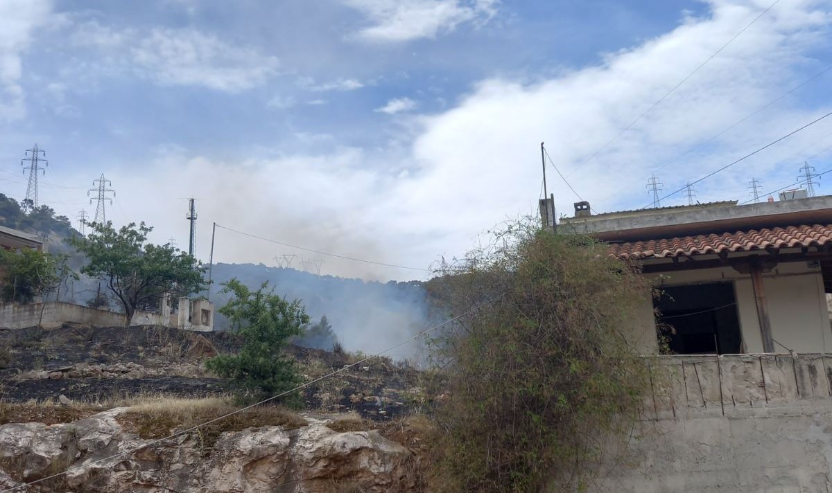 Συναγερμός για πυρκαγιά στους πρόποδες του Ποικίλου - Πτήση ελικοπτέρου 6 Συναγερμός για πυρκαγιά στους πρόποδες του Ποικίλου - Πτήση ελικοπτέρου 5