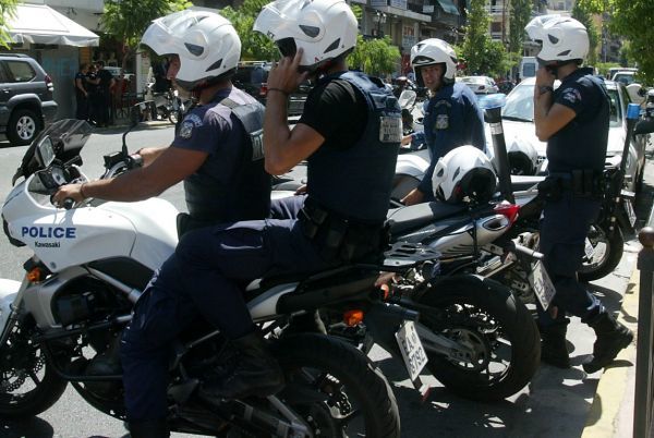 Συνελήφθη φυγόποινος ληστής με δράση στο Χαϊδάρι 2 Συνελήφθη φυγόποινος ληστής με δράση στο Χαϊδάρι 1