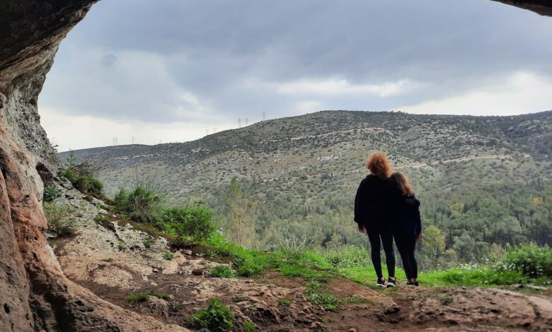 Βίντεο: Σπήλαιο Πανός στο Χαϊδάρι - Ένας αρχαίος τόπος λατρείας, σε τοπίο εκπληκτικό 2 Βίντεο: Σπήλαιο Πανός στο Χαϊδάρι - Ένας αρχαίος τόπος λατρείας, σε τοπίο εκπληκτικό 1