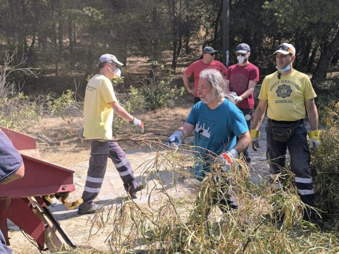 Σήκωσαν τα μανίκια για το Πάρκο Νεολαίας 14 Σήκωσαν τα μανίκια για το Πάρκο Νεολαίας 13