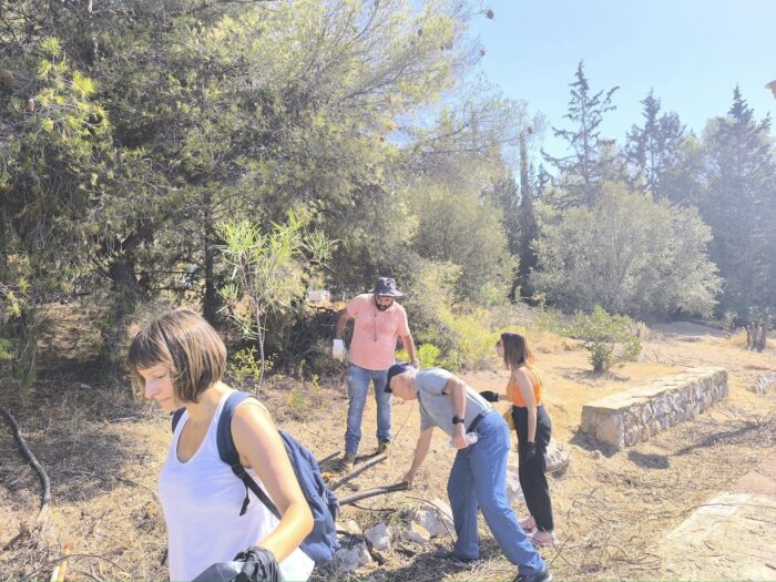 Σήκωσαν τα μανίκια για το Πάρκο Νεολαίας 4 Σήκωσαν τα μανίκια για το Πάρκο Νεολαίας 3