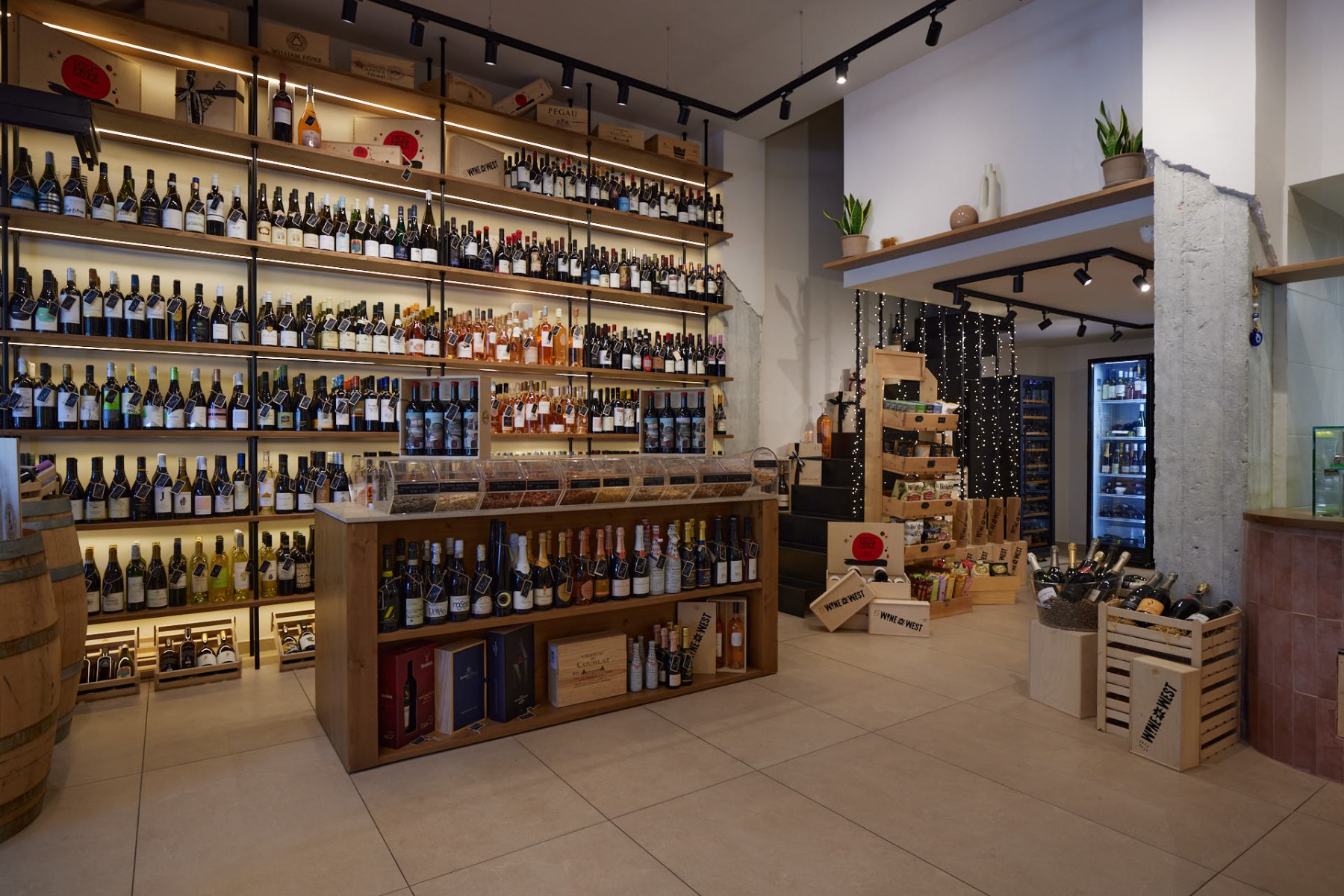 Εγκαινιάζεται το Wine at West cava deli στο Χαϊδάρι 4 Εγκαινιάζεται το Wine at West cava deli στο Χαϊδάρι 3