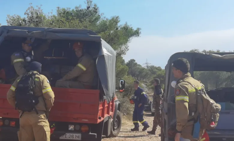 Πυρκαγιά στα Νεόκτιστα, στη ρίζα του βουνού 2 Πυρκαγιά στα Νεόκτιστα, στη ρίζα του βουνού 1