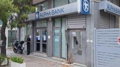 "Κανένας δεν σκέφτηκε εμάς τους ηλικιωμένους" 12