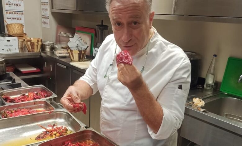 "Δεν αντέχω να βλέπω chef μεγάλων ξενοδοχείων να κάνουν δήθεν ελληνική κουζίνα με…" 2 "Δεν αντέχω να βλέπω chef μεγάλων ξενοδοχείων να κάνουν δήθεν ελληνική κουζίνα με…" 1