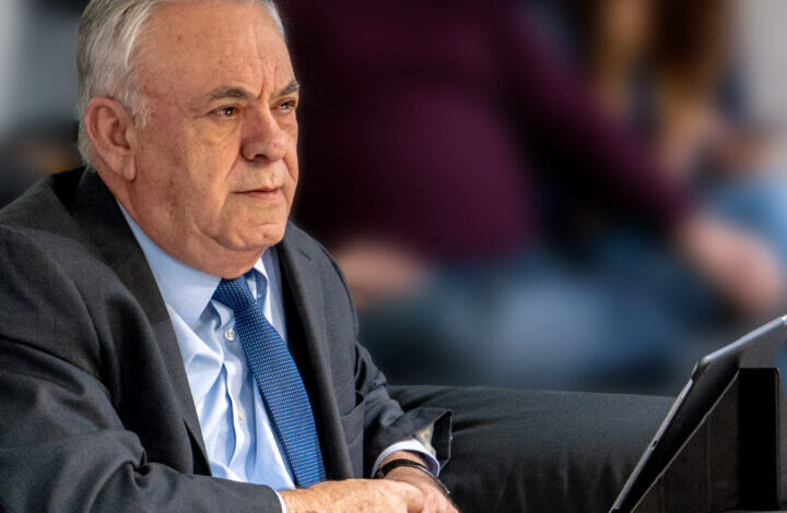 Η "μαύρη τρύπα" της μεταπολίτευσης: μαθήματα για το μέλλον 2 Η "μαύρη τρύπα" της μεταπολίτευσης: μαθήματα για το μέλλον 1