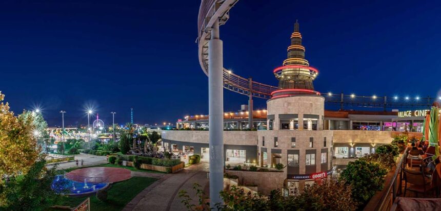 Τραυματισμός παιδιού στο Village από κομμάτι στέγης 2 Τραυματισμός παιδιού στο Village από κομμάτι στέγης 1