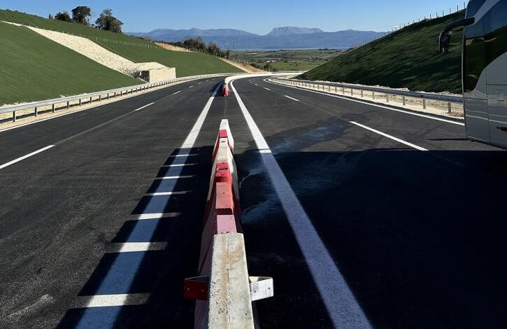 Αυτοκινητόδρομος Ελευσίνα - Οινόφυτα: Πόσο χρόνο θα χρειαστεί και ποιος θα πληρώσει 2 Αυτοκινητόδρομος Ελευσίνα - Οινόφυτα: Πόσο χρόνο θα χρειαστεί και ποιος θα πληρώσει 1