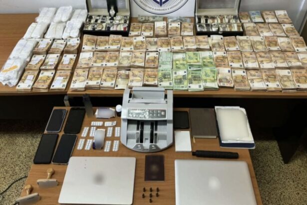 Δημοτικοί υπάλληλοι σε κύκλωμα εκβιασμών με τεράστιους τζίρους 9
