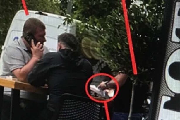 Επόπτες Υγείας της Περιφέρειας Αττικής 12 από τους συλληφθέντες για το κύκλωμα εκβιαστών 13