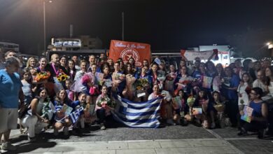 Υποδοχή στην Πλατεία Δημαρχείου για τα "χρυσά κορίτσια" του Αθλητικού Ομίλου Γυμναστικής Χαϊδαρίου 36