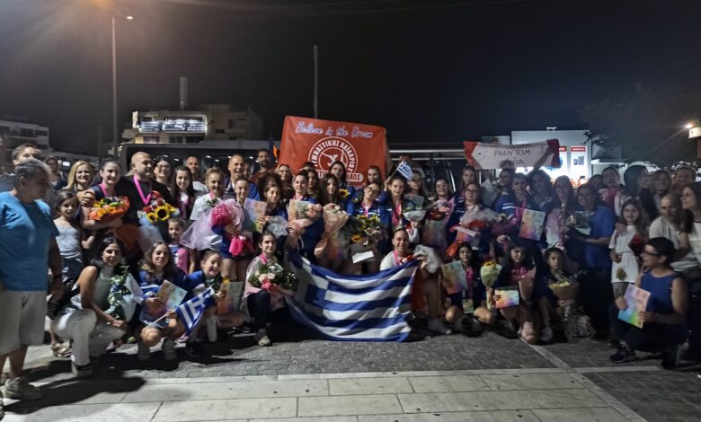 Υποδοχή στην Πλατεία Δημαρχείου για τα "χρυσά κορίτσια" του Αθλητικού Ομίλου Γυμναστικής Χαϊδαρίου 2 Υποδοχή στην Πλατεία Δημαρχείου για τα "χρυσά κορίτσια" του Αθλητικού Ομίλου Γυμναστικής Χαϊδαρίου 1
