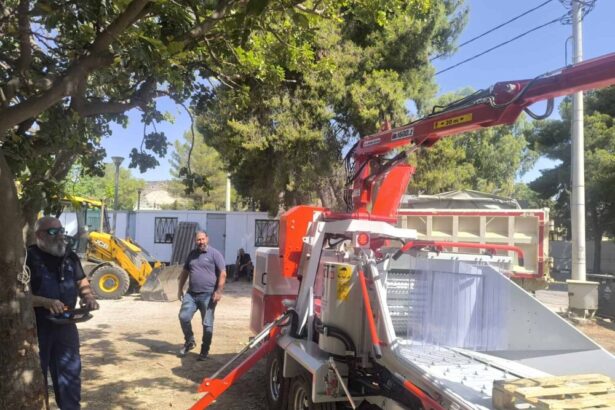 Νέος μεγάλος κλαδοτεμαχιστής με αρπάγη στην υπηρεσία του Δήμου - Τεχνικά χαρακτηριστικά 19