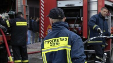 Φωτιά σε αποθήκη στο Αιγάλεω - Μήνυμα από το 112 για τον καπνό 46