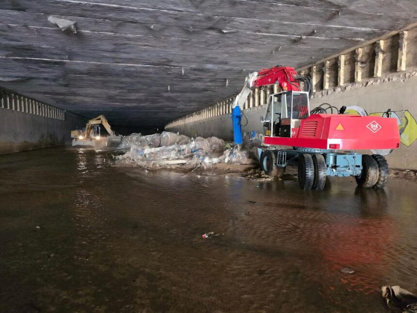 Μπήκαν μπουλντόζες στον Κηφισό 1