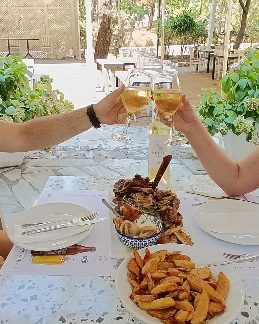 Δεκαπενταύγουστος στον ολόδροσο κήπο της "Γιορτής", με γιορτινό πιάτο ημέρας και άλλα αγαπημένα 8 Δεκαπενταύγουστος στον ολόδροσο κήπο της "Γιορτής", με γιορτινό πιάτο ημέρας και άλλα αγαπημένα 7