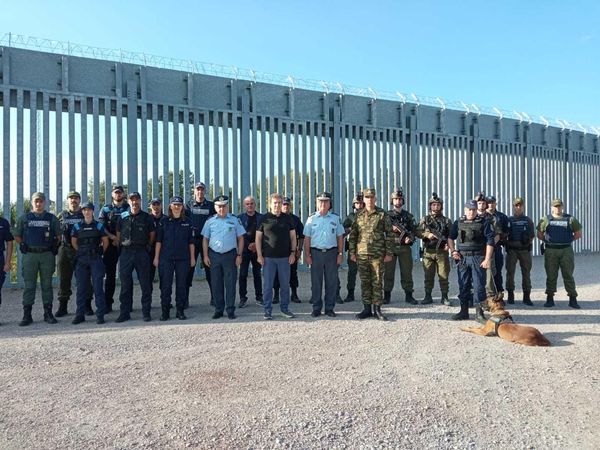 Μ. Χρυσοχοΐδης: Η Ελλάδα είναι ασφαλής, παρά τις πιέσεις από το περιβάλλον 2 Μ. Χρυσοχοΐδης: Η Ελλάδα είναι ασφαλής, παρά τις πιέσεις από το περιβάλλον 1