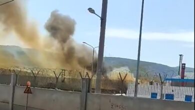 Τοξική φωτιά στον Ασπρόπυργο - Καίγεται δεξαμενή με νιτρικό οξύ 31