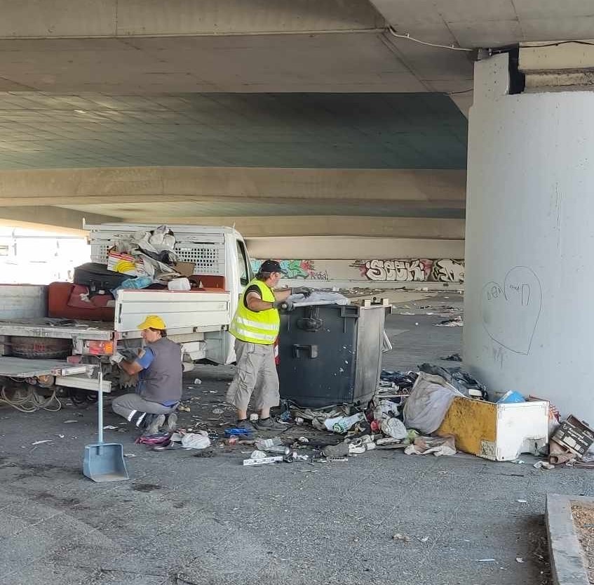 Επιχείρηση κατά παραβατικών και καθαρισμός σε γέφυρα του Κηφισού 1