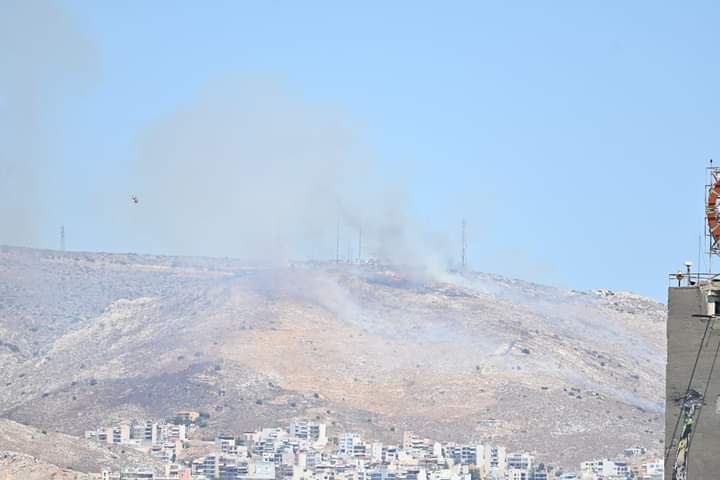 Μεγάλη φωτιά στο Όρος Αιγάλεω - Φωτό από το drone της Πολιτικής Προστασίας 1