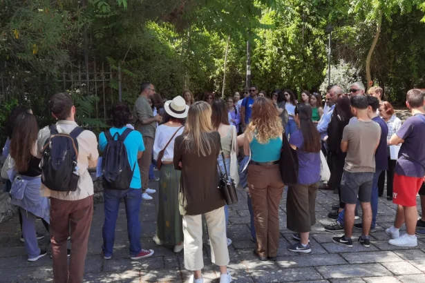Περίπατος με αρχαιολογική ξενάγηση στη Μονή Δαφνίου και το Ιερό της Αφροδίτης 15
