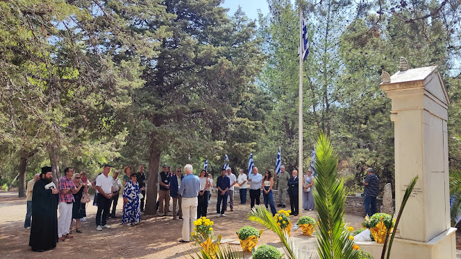 Ήρωες στα αζήτητα: Τελέστηκε το μνημόσυνο των εκτελεσθέντων από τους Γερμανούς στον Διομήδειο Κήπο 2 Ήρωες στα αζήτητα: Τελέστηκε το μνημόσυνο των εκτελεσθέντων από τους Γερμανούς στον Διομήδειο Κήπο 1