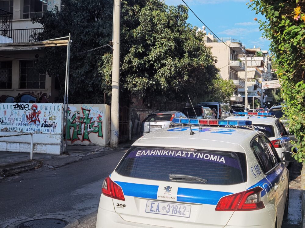 Σήμερα τα ξημερώματα: Αστυνομική επιχείρηση για την εκκένωση κατάληψης στο Χαϊδάρι 4 Σήμερα τα ξημερώματα: Αστυνομική επιχείρηση για την εκκένωση κατάληψης στο Χαϊδάρι 3