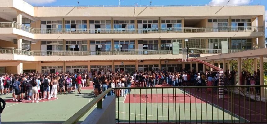 "Από τις θεωρίες γκώσαμε ! Έργο για τα παιδιά στα σχολειά θα δούμε;" 2 "Από τις θεωρίες γκώσαμε ! Έργο για τα παιδιά στα σχολειά θα δούμε;" 1