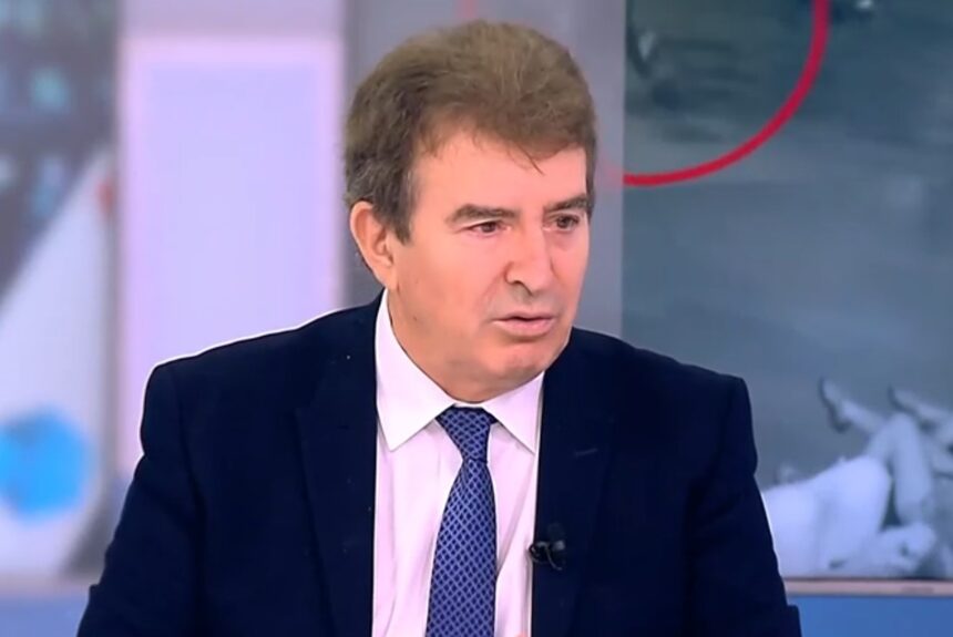 Χρυσοχοΐδης: Πανηγυρίζει η Δυτική Αττική για τις επιχειρήσεις των τελευταίων ημερών, θα είμαστε μέσα στους οικισμούς των Ρομά 2 Χρυσοχοΐδης: Πανηγυρίζει η Δυτική Αττική για τις επιχειρήσεις των τελευταίων ημερών, θα είμαστε μέσα στους οικισμούς των Ρομά 1