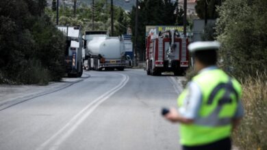 Ανατροπή βυτιοφόρου στη Λεωφόρο Σχιστού 12