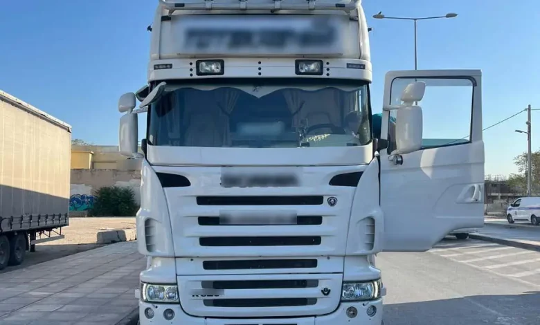 Συνελήφθη οδηγός φορτηγού στο Αιγάλεω 2 Συνελήφθη οδηγός φορτηγού στο Αιγάλεω 1