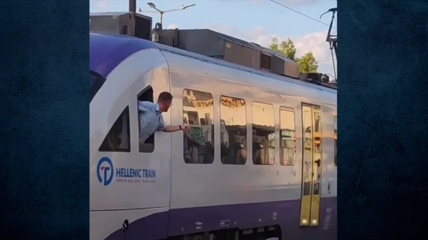 "Περνάει το τρένο ρε!" - Έξαλλος μηχανοδηγός κοκαλώνει τον συρμό στη διάβαση της Ιεράς Οδού 1