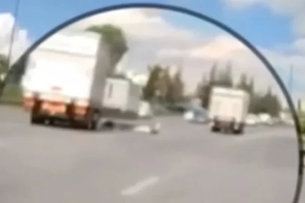Παραλίγο τραγωδία στον Κηφισό: Φορτηγό κάνει ελιγμό για να μην πατήσει πεσμένο οδηγό μηχανής 49