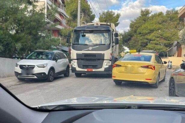 "Ας μας λυπηθεί κάποιος" 27