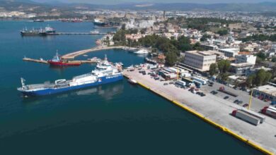 Πλοία απομακρύνονται από το λιμάνι της Ελευσίνας 24