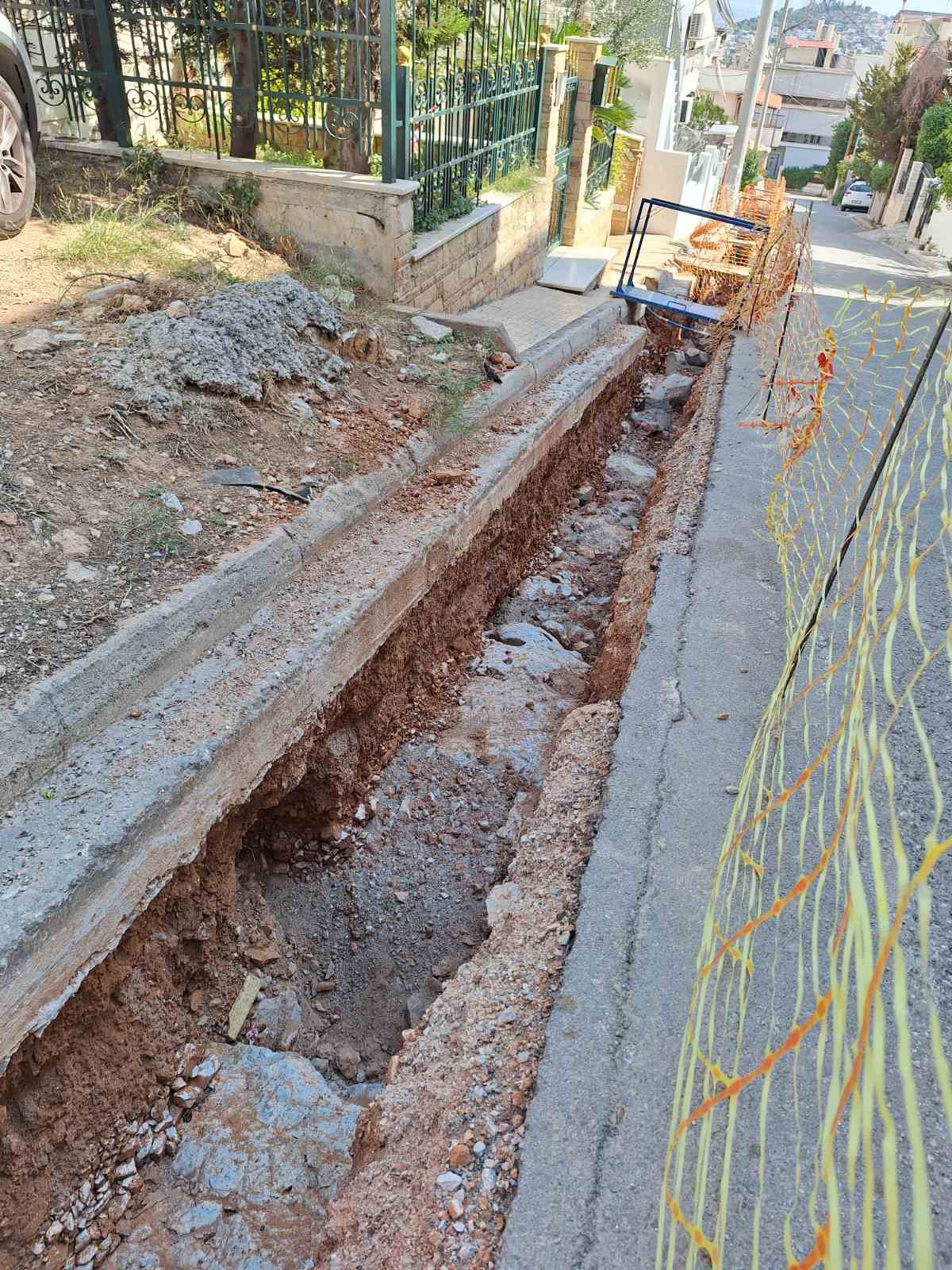 Έργο στο Δάσος: Ενάμιση μήνα σκάβουν, ανοίγουν τρύπες και τίποτε δεν τελειώνει 4 Έργο στο Δάσος: Ενάμιση μήνα σκάβουν, ανοίγουν τρύπες και τίποτε δεν τελειώνει 3