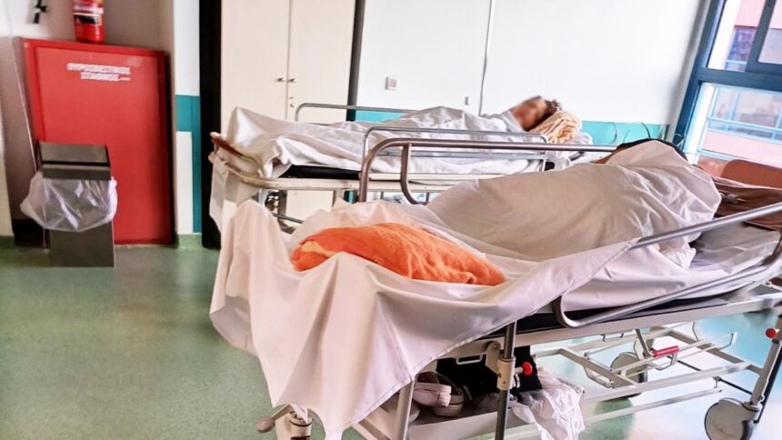 "Ένας νοσηλευτής, 35 κλίνες + 10 ράντζα" 1