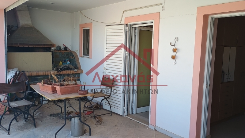Πωλείται μεζονέτα 3ου-4ου ορόφου στη Νίκαια 14 Πωλείται μεζονέτα 3ου-4ου ορόφου στη Νίκαια 13