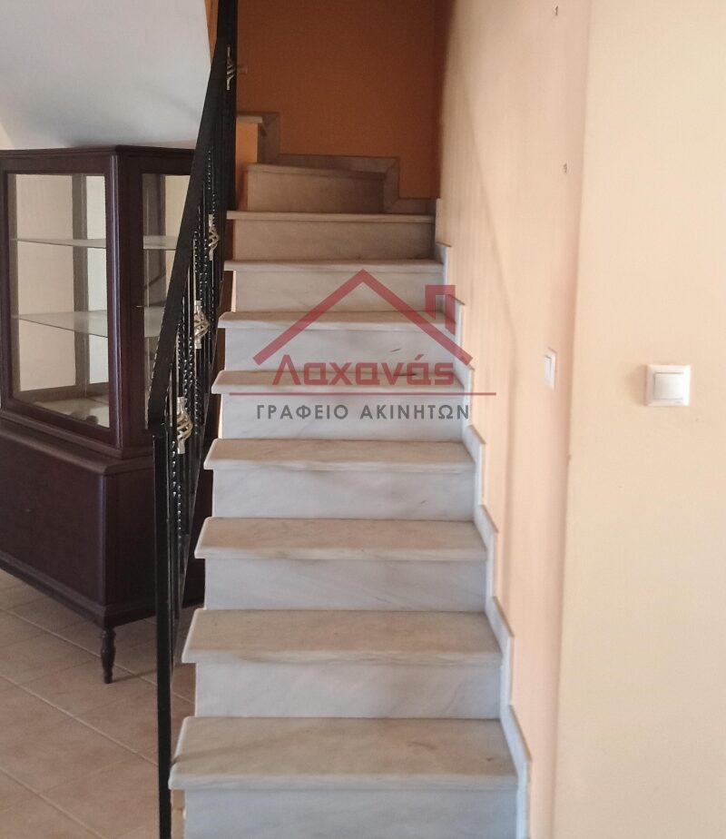 Πωλείται μεζονέτα 3ου-4ου ορόφου στη Νίκαια 8 Πωλείται μεζονέτα 3ου-4ου ορόφου στη Νίκαια 7